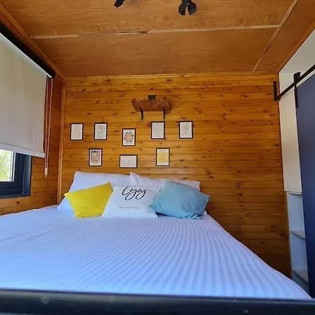 Alley Tiny House Villa *