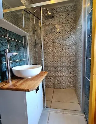 Alley Tiny House 别墅 *