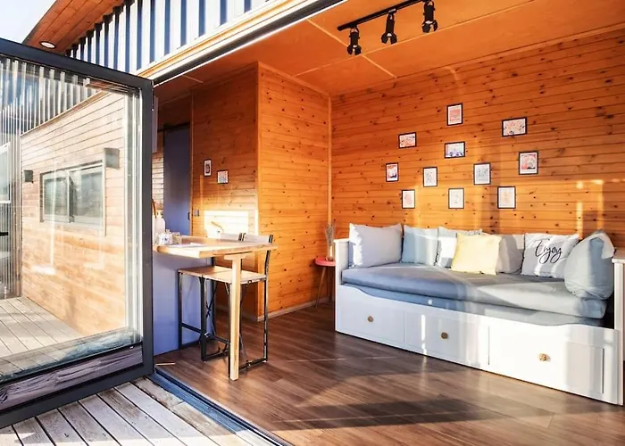 Alley Tiny House 费特希耶