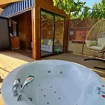 Alley Tiny House ヴィラ フェティエ