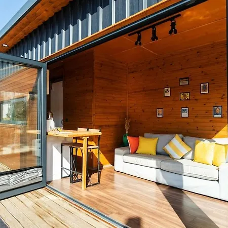 Alley Tiny House ヴィラ フェティエ
